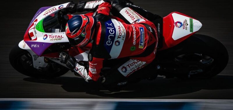 The shots of the tests in Jerez by a photographer from Jerez