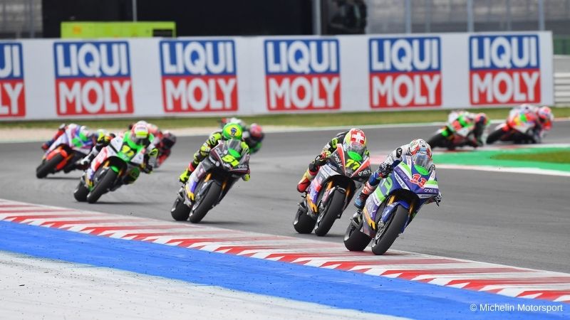 Matteo Ferrari, Dominique Aegerter y Eric Granado durante el GP de San Marino 2021