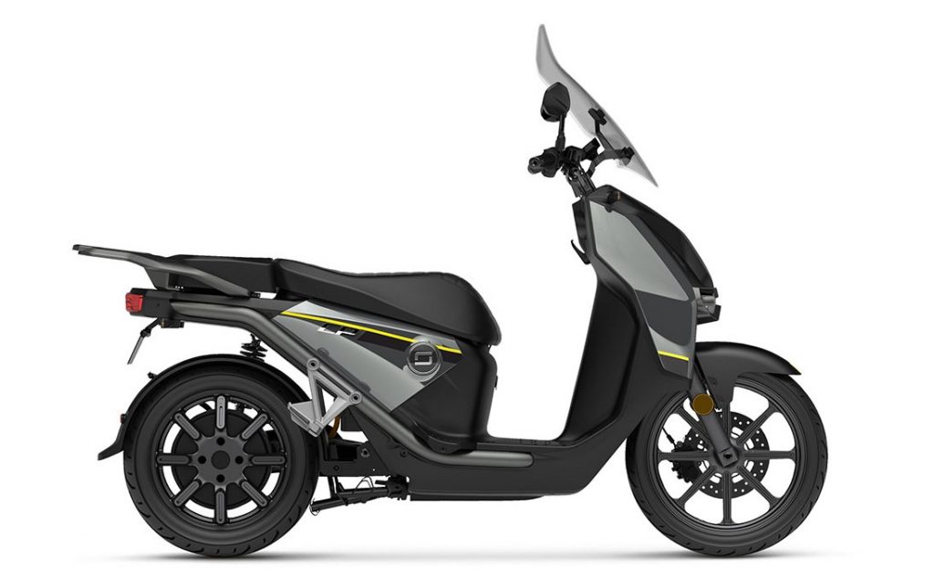 10 scooter elettrici da acquistare con gli incentivi / VMOTO SOCO CPx