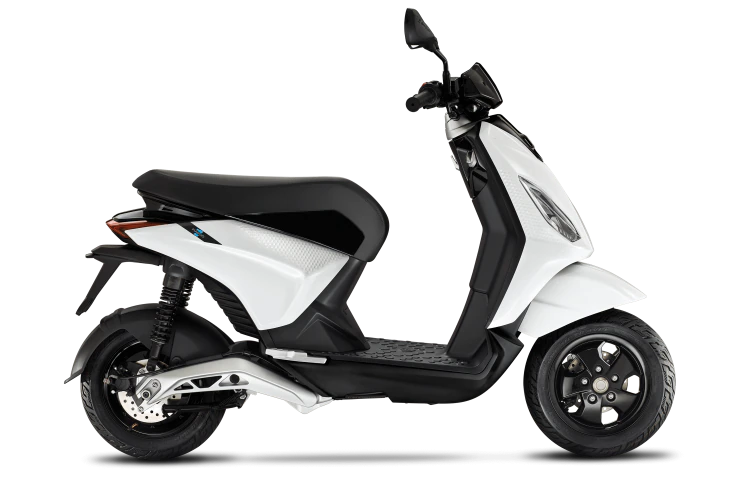 The Top 5 of electric scooters in March 2022 / Piaggio 1