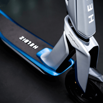 10 electric scooters to buy in 2022 / Helbiz One