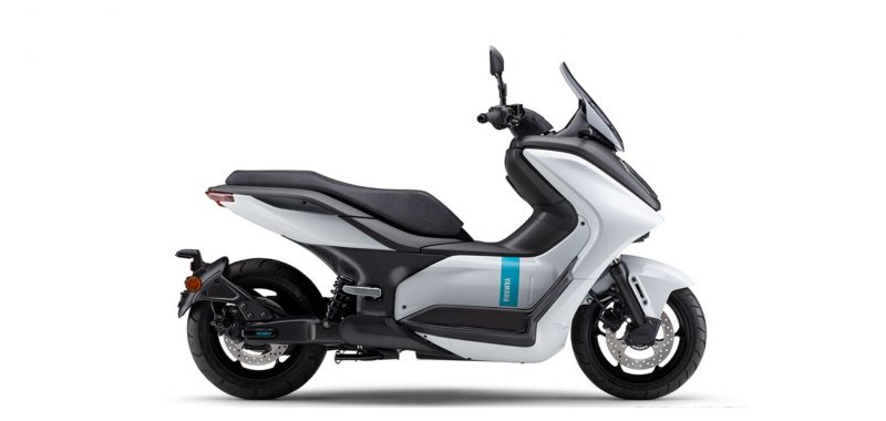 Yamaha E01: el scooter eléctrico japonés listo para alquilar