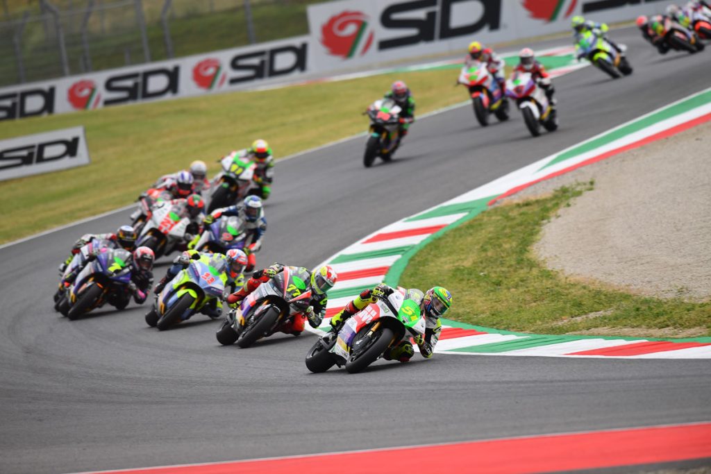 The group of riders of the MotoE during the race at Mugello