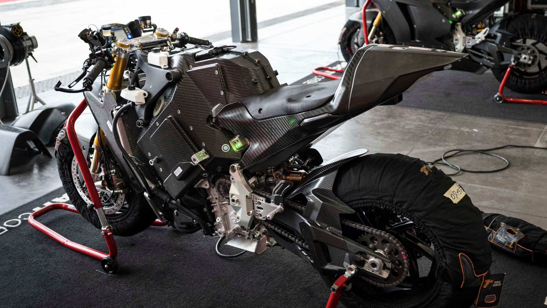 Teknologi Canggih Ducati dan Podium untuk baterai MotoE