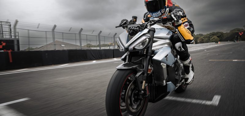 TRIUMPH TE-1: la moto eléctrica inglesa ha superado las pruebas de carretera