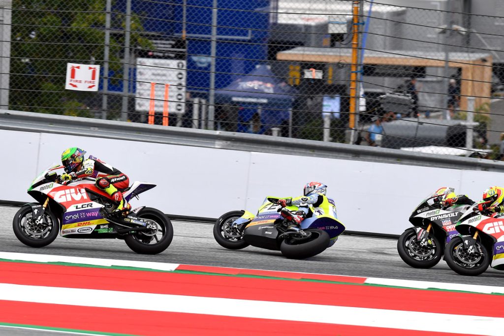 Matteo Ferrari (FELO Gresini MotoE) durante la caduta in Gara 1 nel GP d'Austria