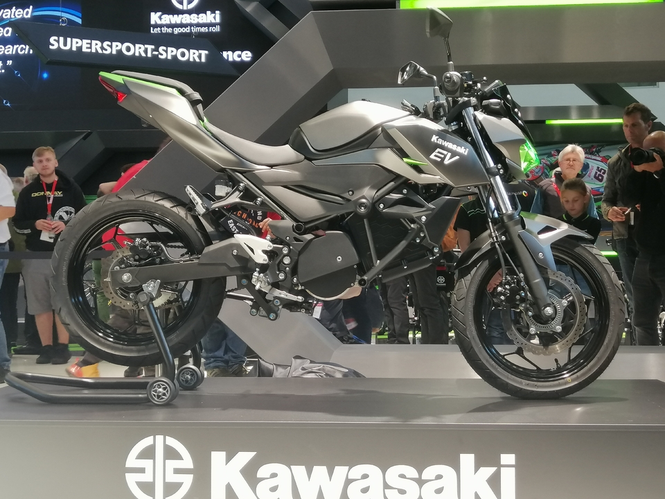 Il prototipo della prima moto elettrica di Kawasaki