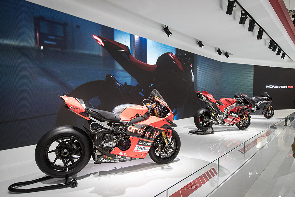 La Desmosedici GP22, la Panigale V4R e la MotoE V21L ad EICMA 2022