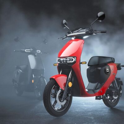 What were the best-selling electric scooters in 2022 in Italy?