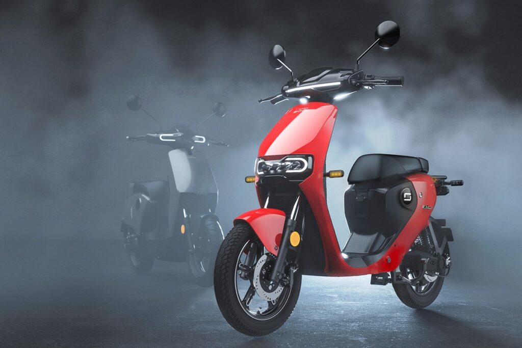 Lo scooter elettrio CUx Mini di VMoto Soco