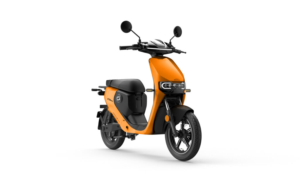 Il Super Soco CUmini 2023 è uno scooter elettrico per la mobilità urbana, equivalente ad un 50cc