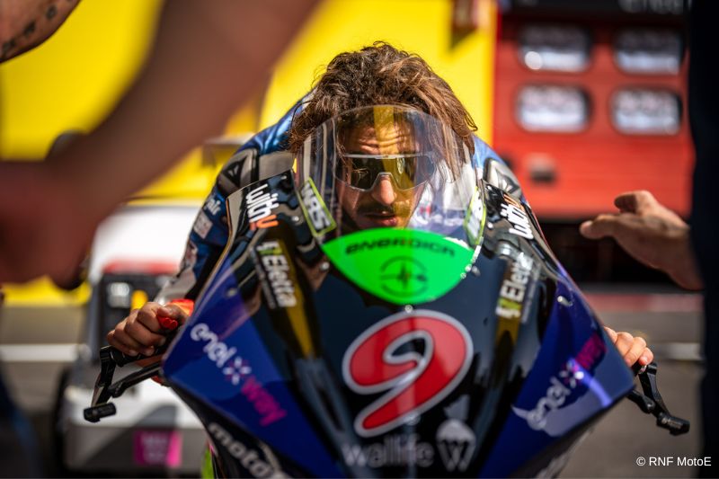 Andrea Mantovani, sulla MotoE del team RNF, nel 2022 al Mugello