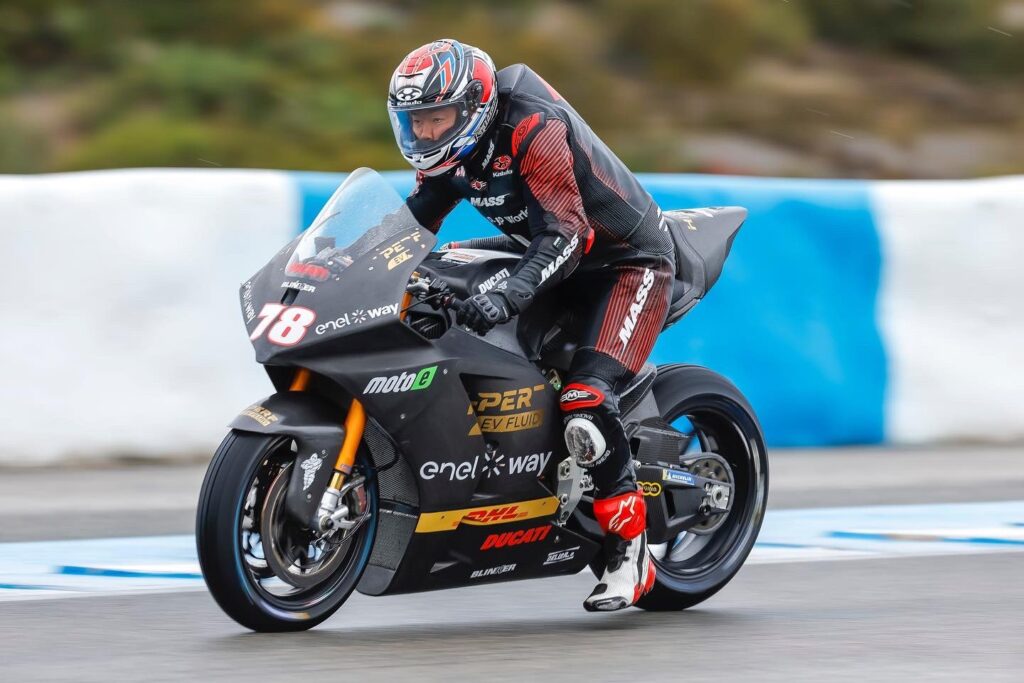 Hikari Okubo, con la Ducati MotoE del team Tech3 E-Racing
