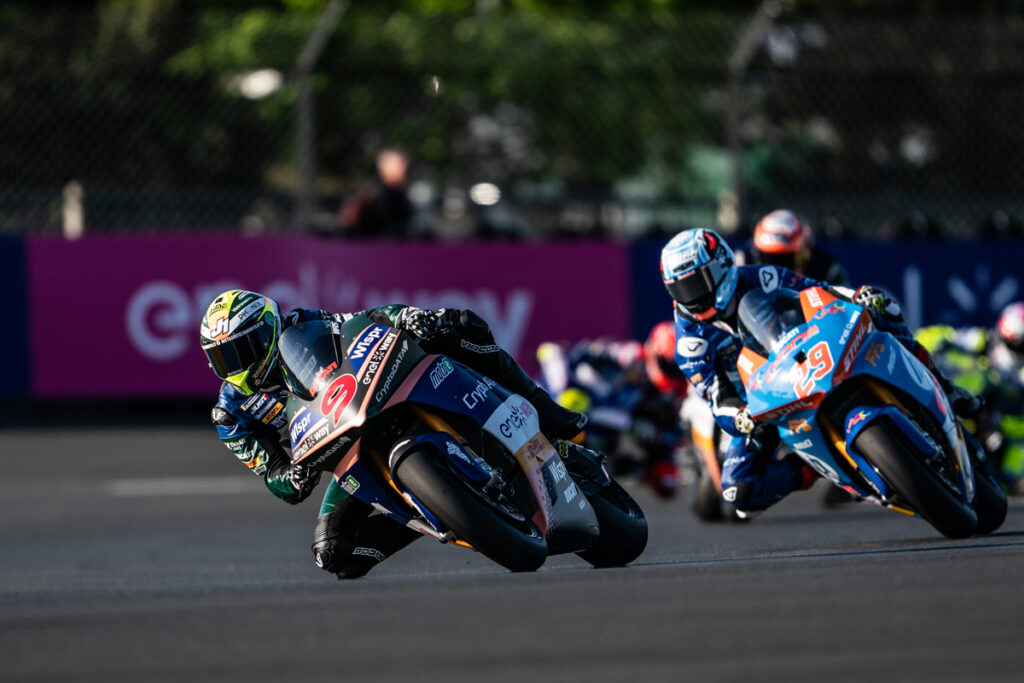 Un momento di Gara 1 della MotoE durante il GP di Francia