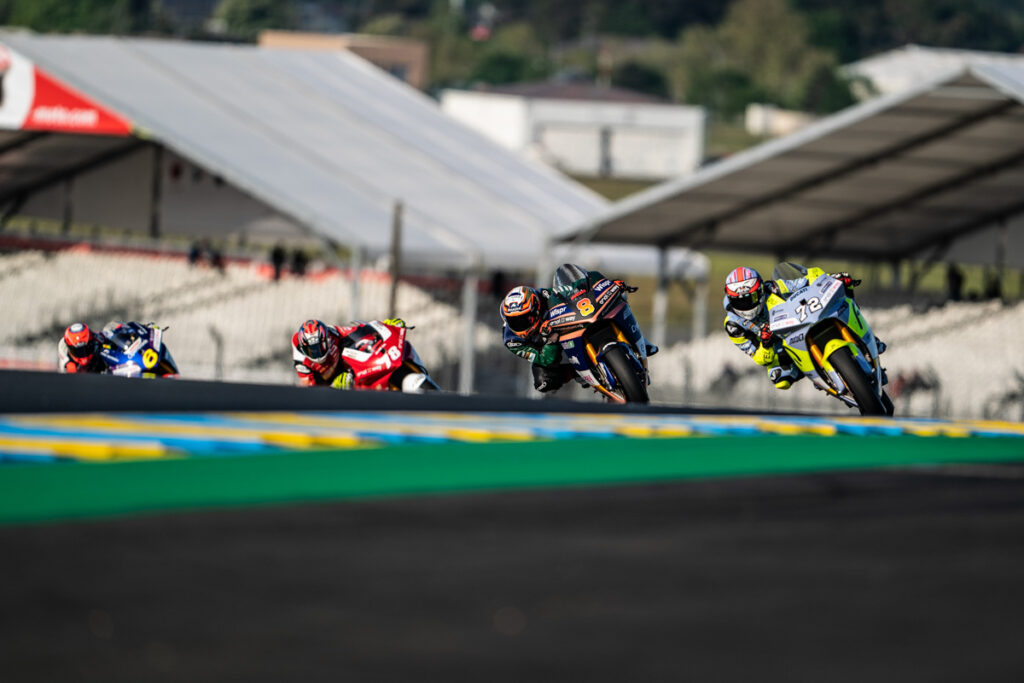 Un momento di Gara 1 della MotoE durante il GP di Francia