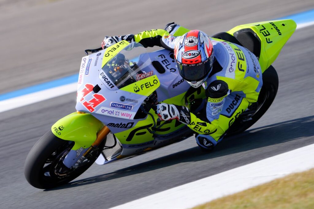 Matteo Ferrari primo nella FP2 della MotoE a Silverstone