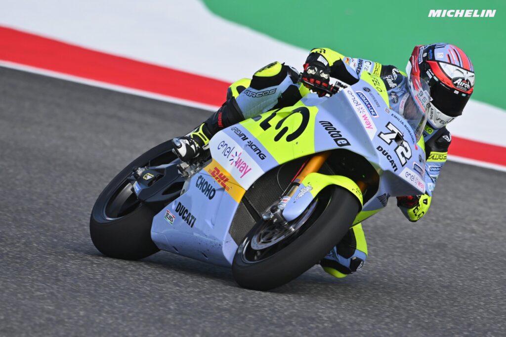 Alessio Finello durante il round al Mugello della MotoE 2023