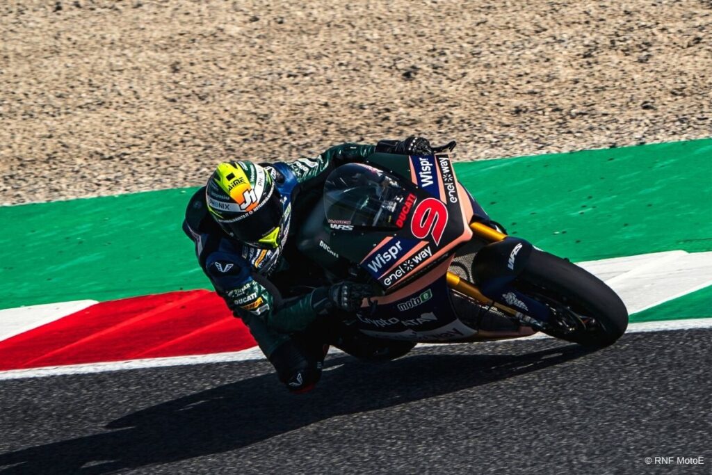 Andrea Mantovani vince la prima gara della MotoE 2023 nel GP d'Italia al Mugello