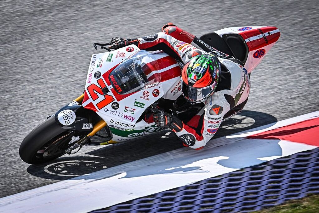 Kevin Zannoni, con la MotoE del team Sic58 Squadra Corse