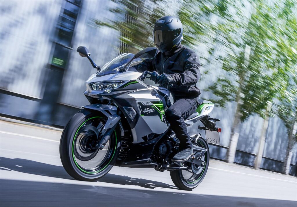 La Kawasaki Ninja elettrica arriverà sul mercato italiano nel 2024 (Foto: Kawasaki)