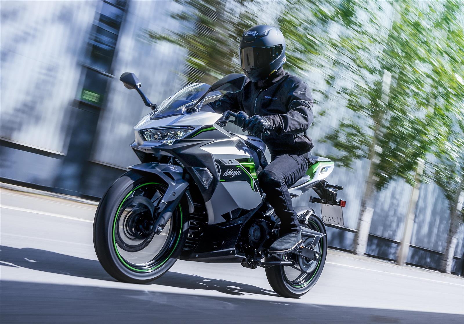 Ecobonus 2024: al via oggi, 23 gennaio, gli incentivi per moto e scooter elettrici