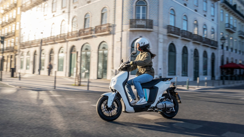 Ecobonus 2023 - Lo scooter elettrio Neo di Yamaha