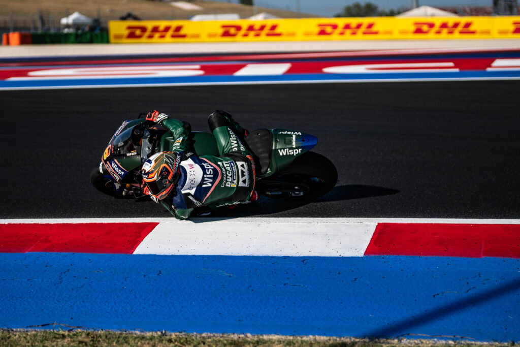 Mika Perez con la Ducati V21L in pista a Misano