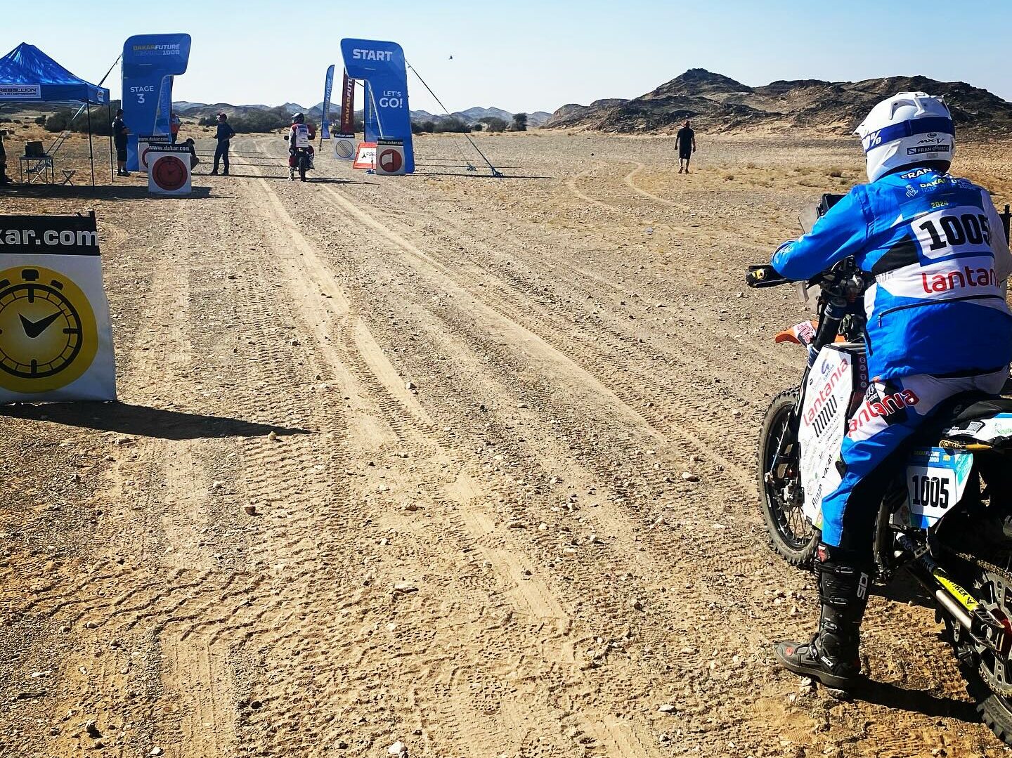 Fran Gómez Pallas alla partenza della terza tappa della Dakar Mission 1000