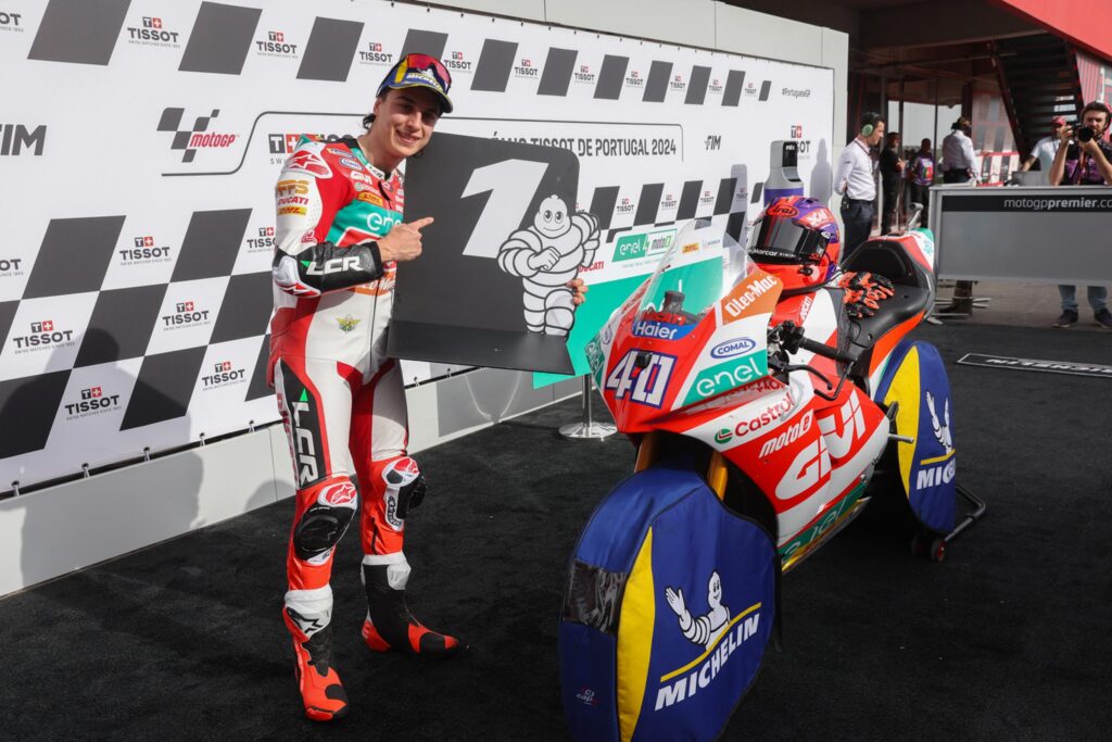 Mattia Casadei vince Gara 2 della MotoE 2024 a Portimao