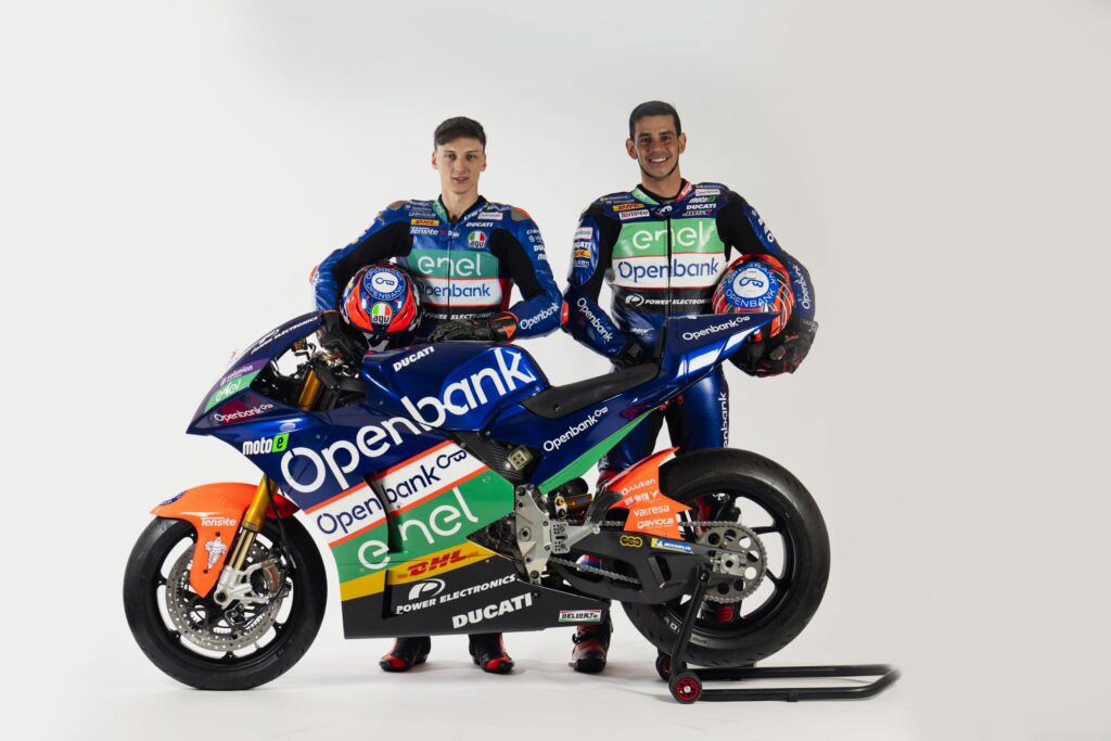 Kevin Zannoni e Jordi Torres presentano la Ducati V21L dell'Openbank Aspart Team per la MotoE 2024