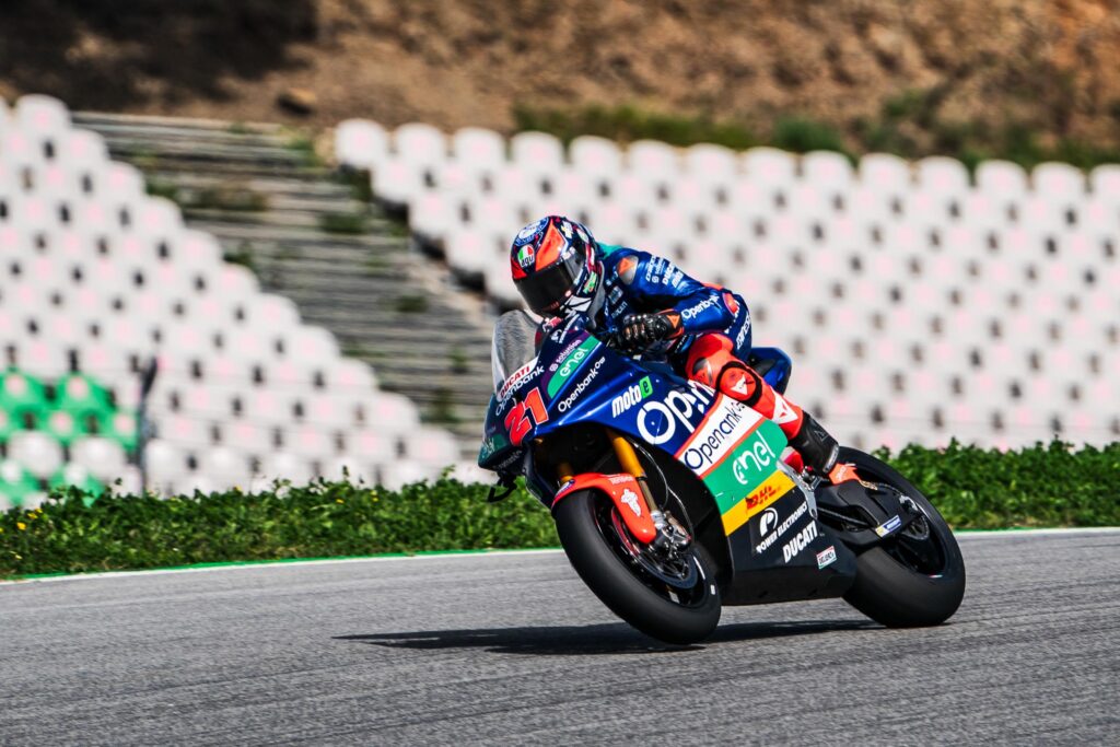 Kevin Zannoni durante i test della MotoE 2024 a Portimao