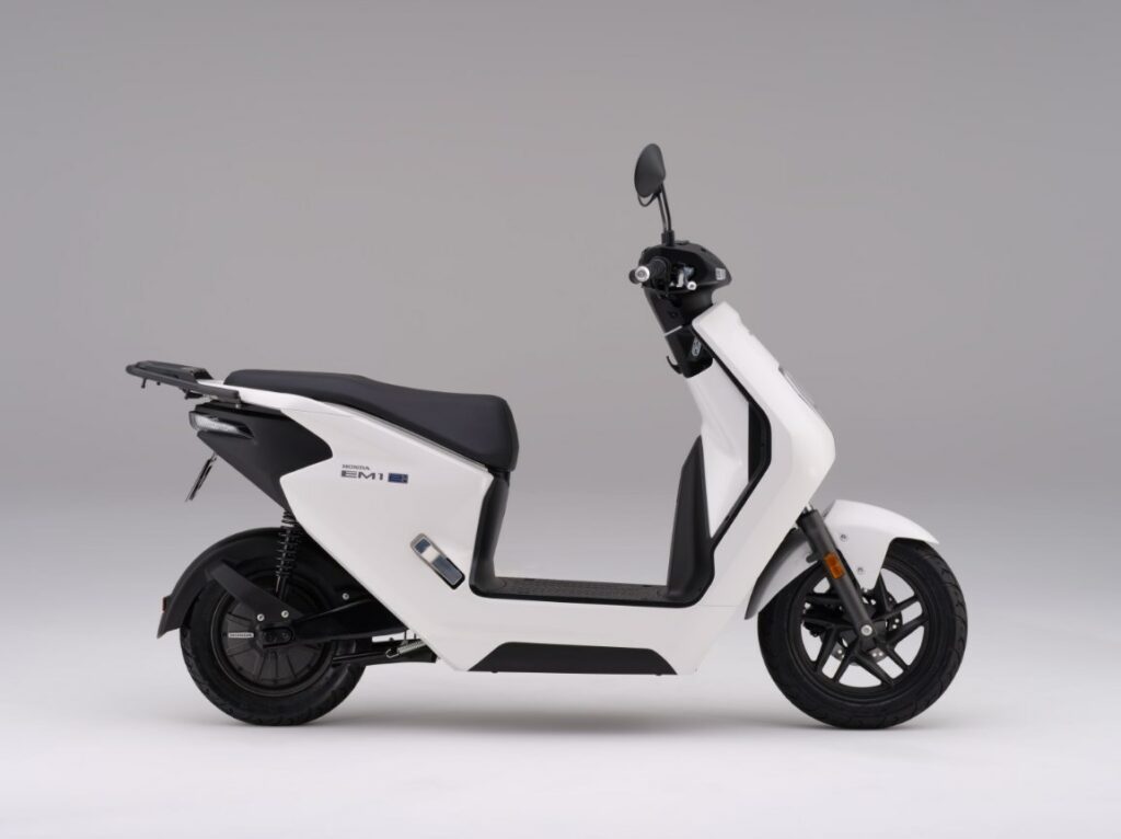 10 scooter elettrici da acquistare con gli incentivi 2024 / Honda EM1e