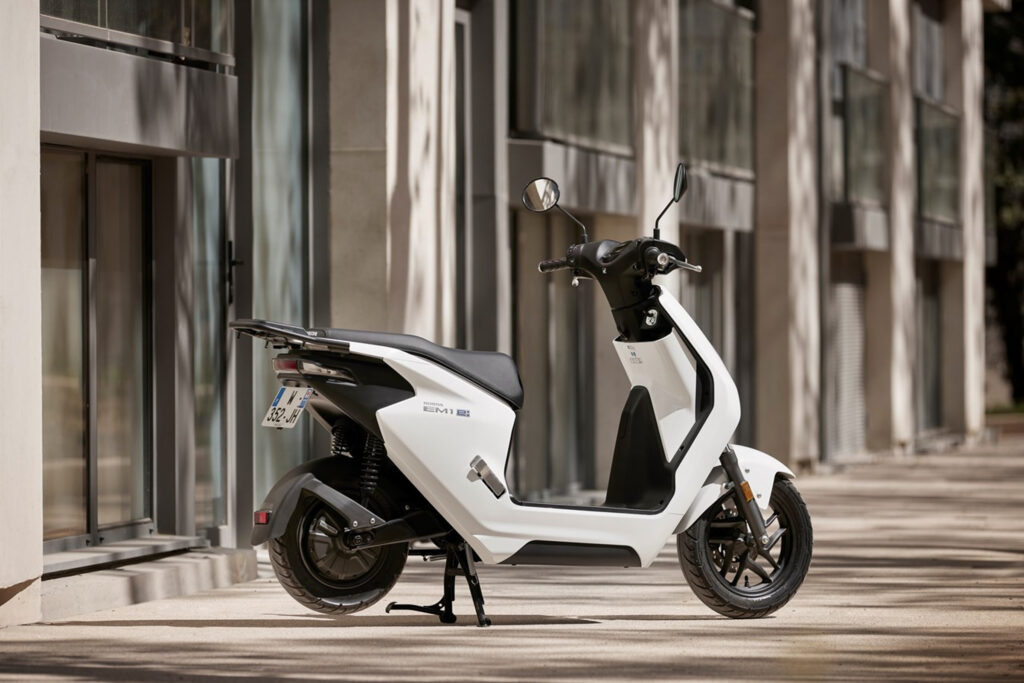 10 scooter elettrici da acquistare con gli incentivi 2024 / Honda EM1e