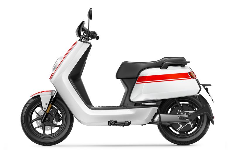 10 scooter elettrici da acquistare con gli incentivi 2024 / NIU NQi GTS